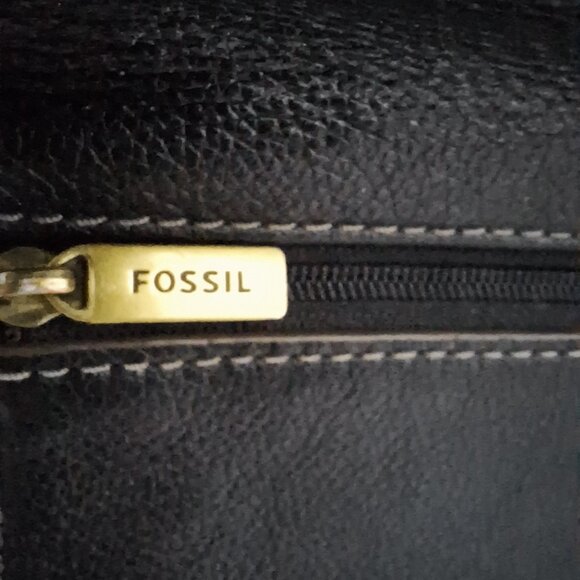 Fossil Cleo Black Clutch Wallet - Picture 5 of 7